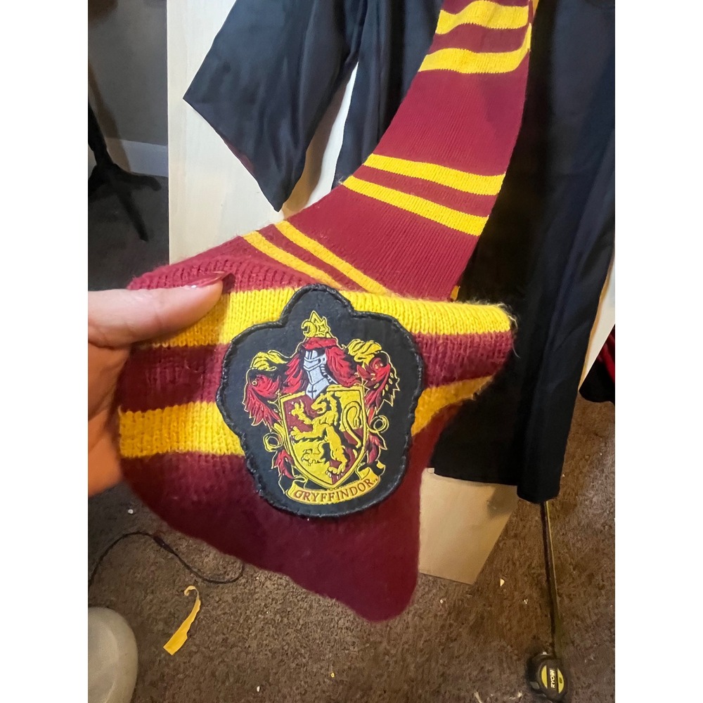 Kids Harry Potter Gryffindor Robe Costume with Scarf Hogwarts Wizarding World - Picture 6 of 6